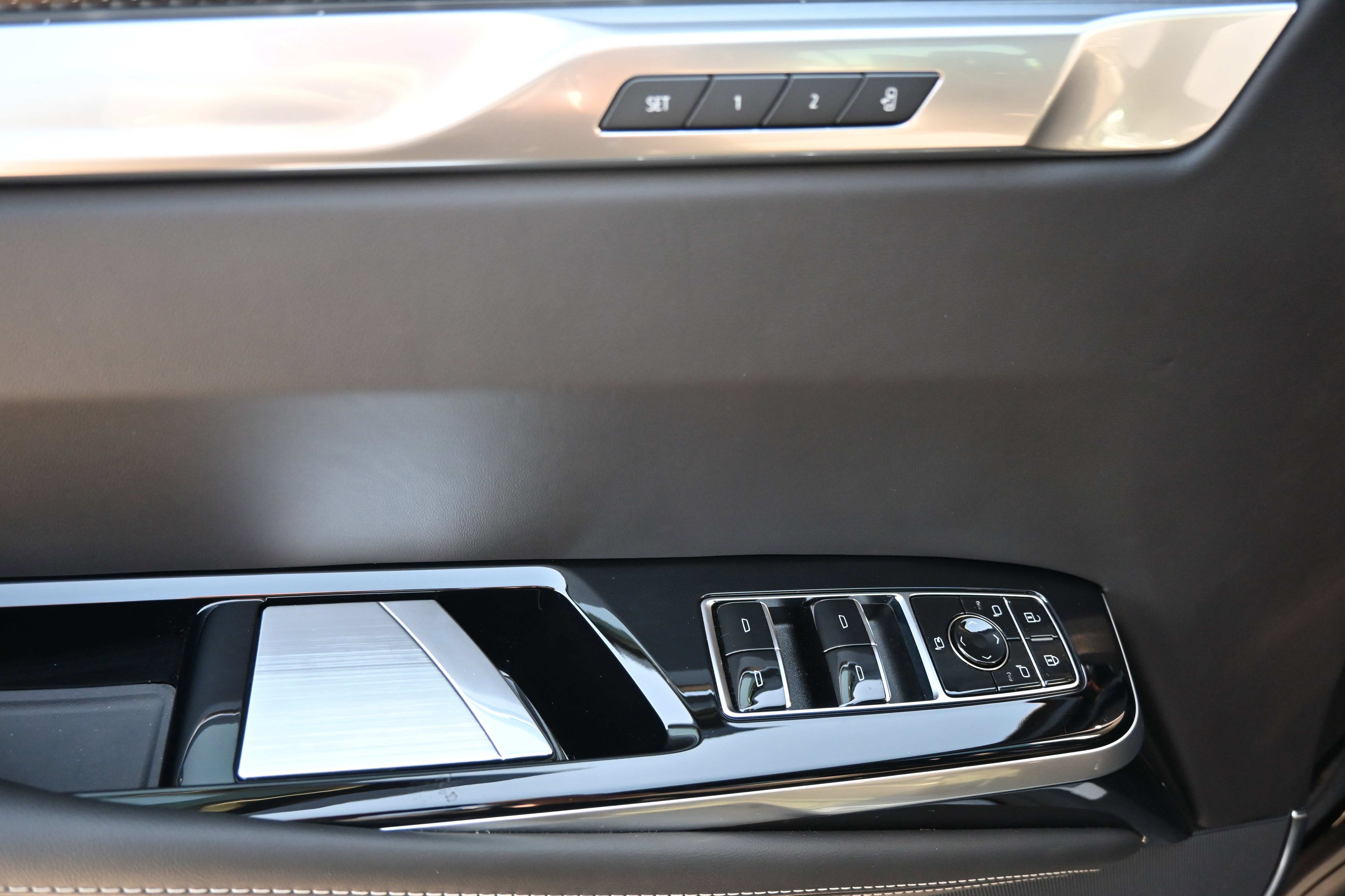 Used 2025 Cadillac Escalade V image 35