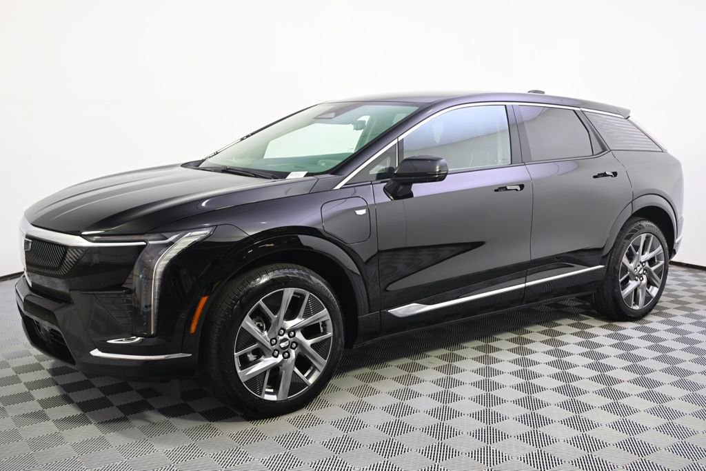 Certified 2025 Cadillac Optiq Luxury 2 w/ LPO, Floor Liner Package AWD/4WD image 2