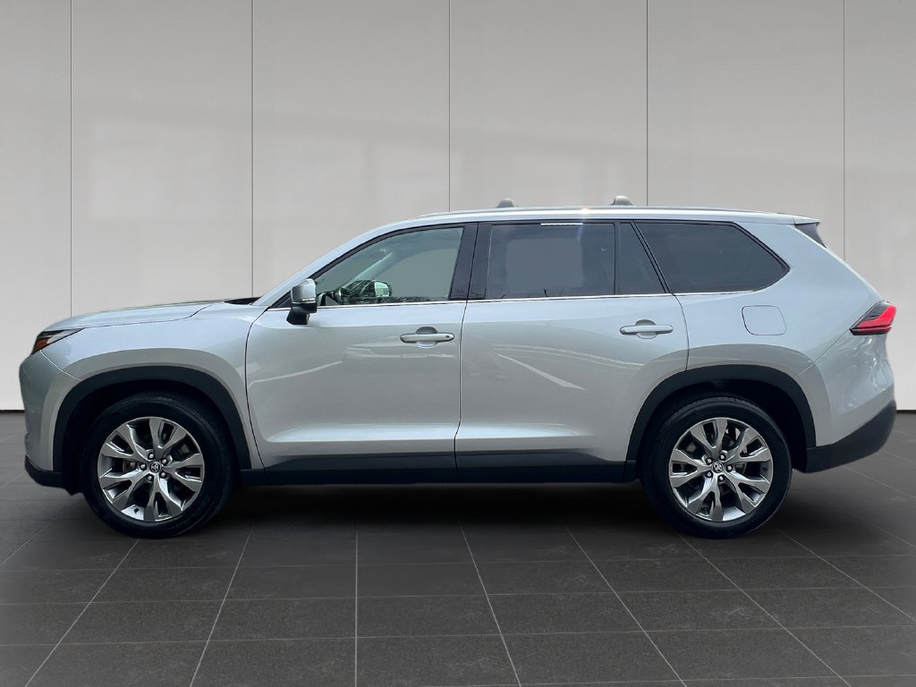 Used 2024 Toyota Grand Highlander AWD image 2