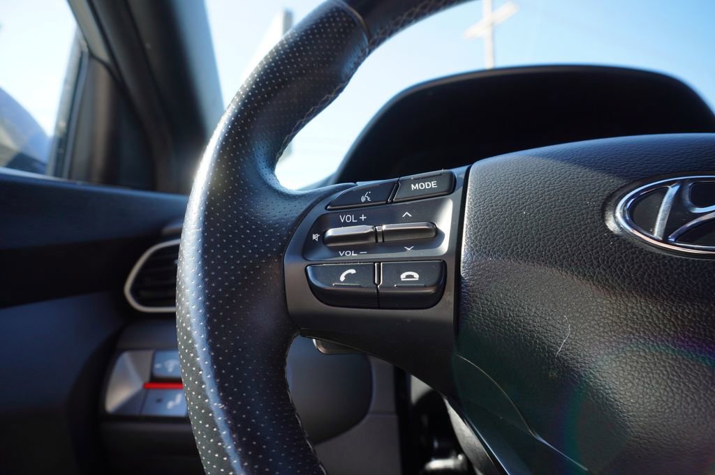 Used 2019 Hyundai Veloster Turbo image 23