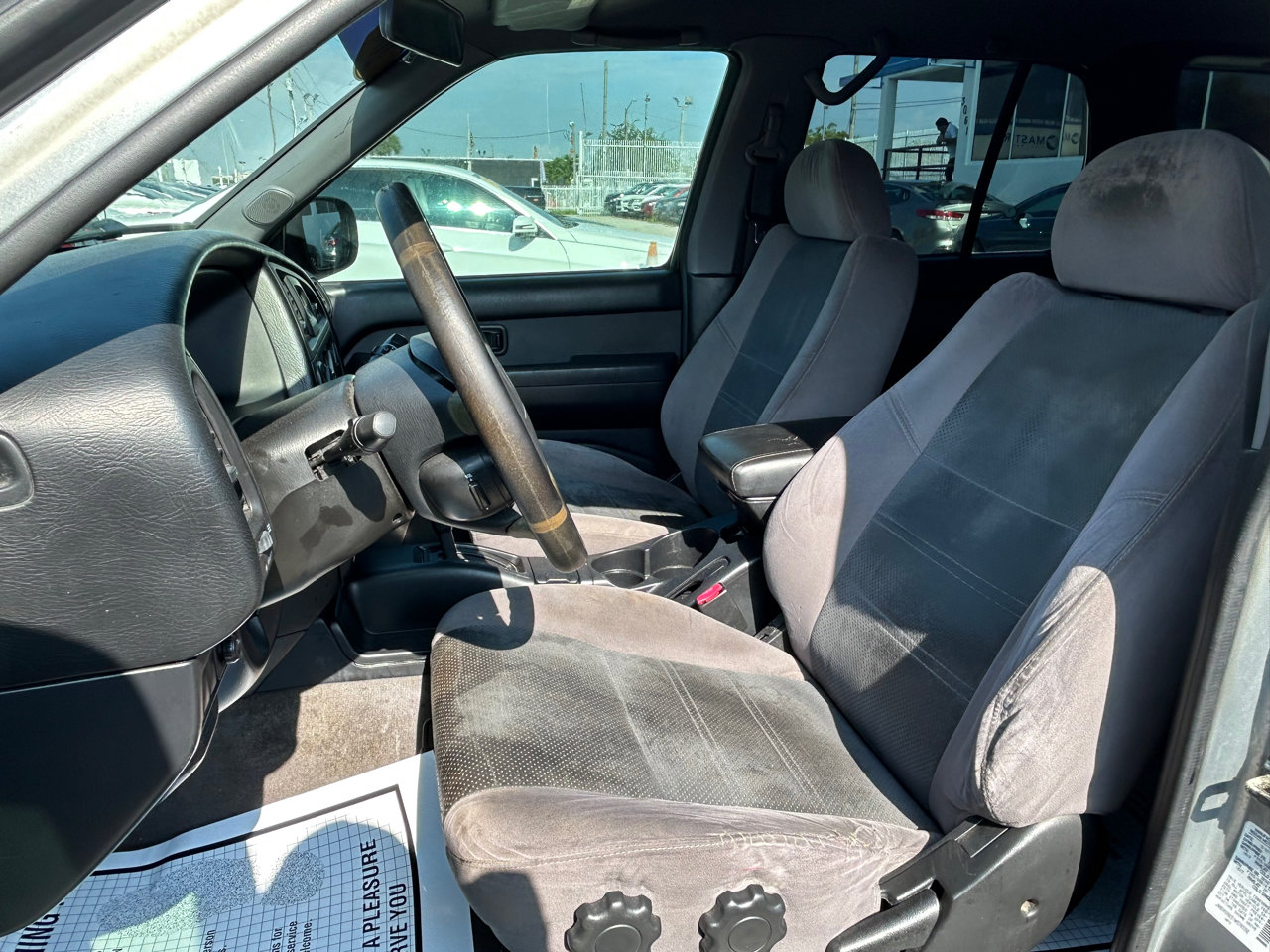 Used 2001 Nissan Pathfinder SE image 9