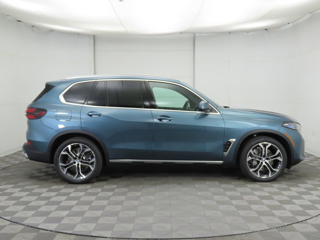 New 2026 BMW X5 xDrive50e w/ Climate Comfort Package AWD/4WD image 4