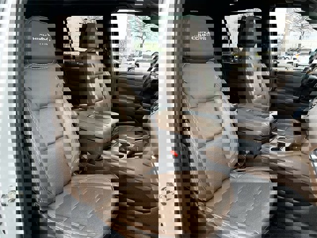 Used 2021 Chevrolet Suburban High Country image 28