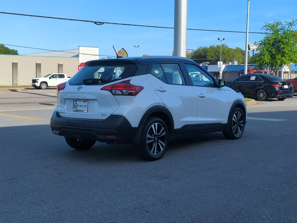 Used 2020 Nissan Kicks SV image 7