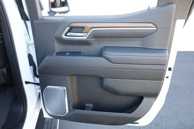 Used 2023 Chevrolet Silverado 1500 High Country w/ Technology Package image 21