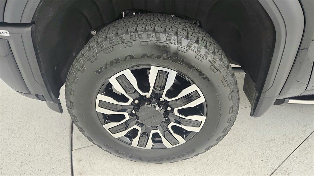 Used 2025 GMC Sierra 2500 Denali Ultimate image 31