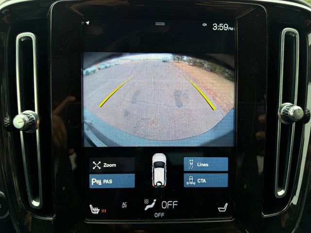 Used 2021 Volvo XC40 T5 Momentum image 9