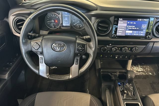 Used 2020 Toyota Tacoma TRD Off-Road w/ Technology Package AWD/4WD image 16