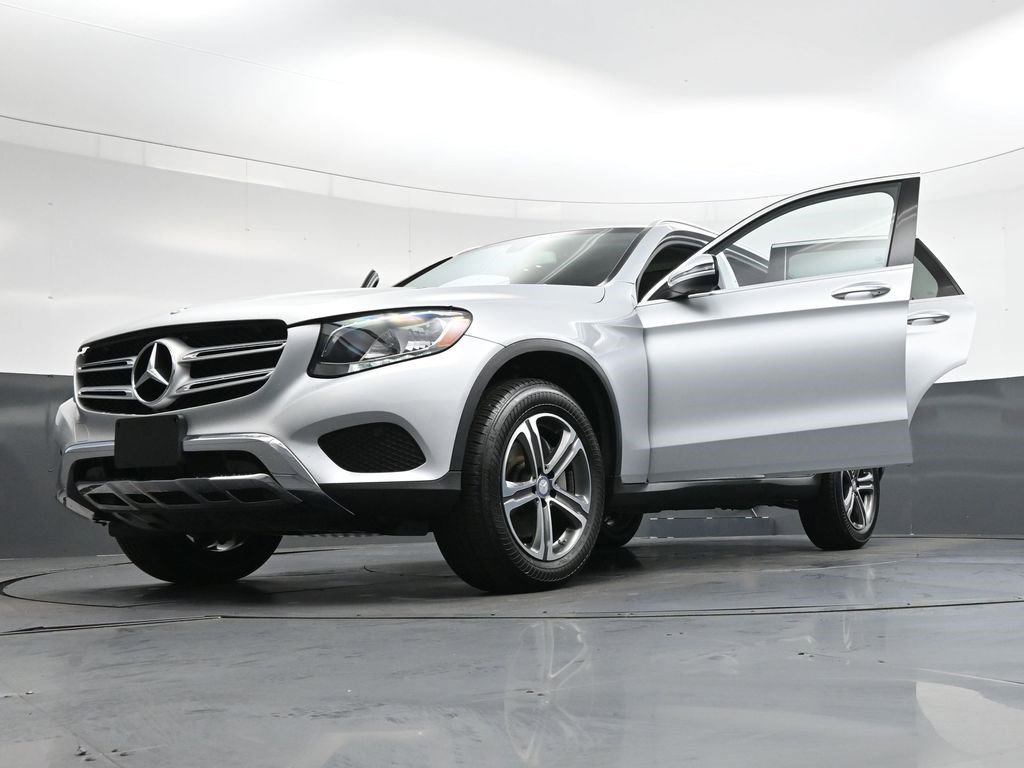 Used 2016 Mercedes-Benz GLC 300 4MATIC w/ Premium Package image 39