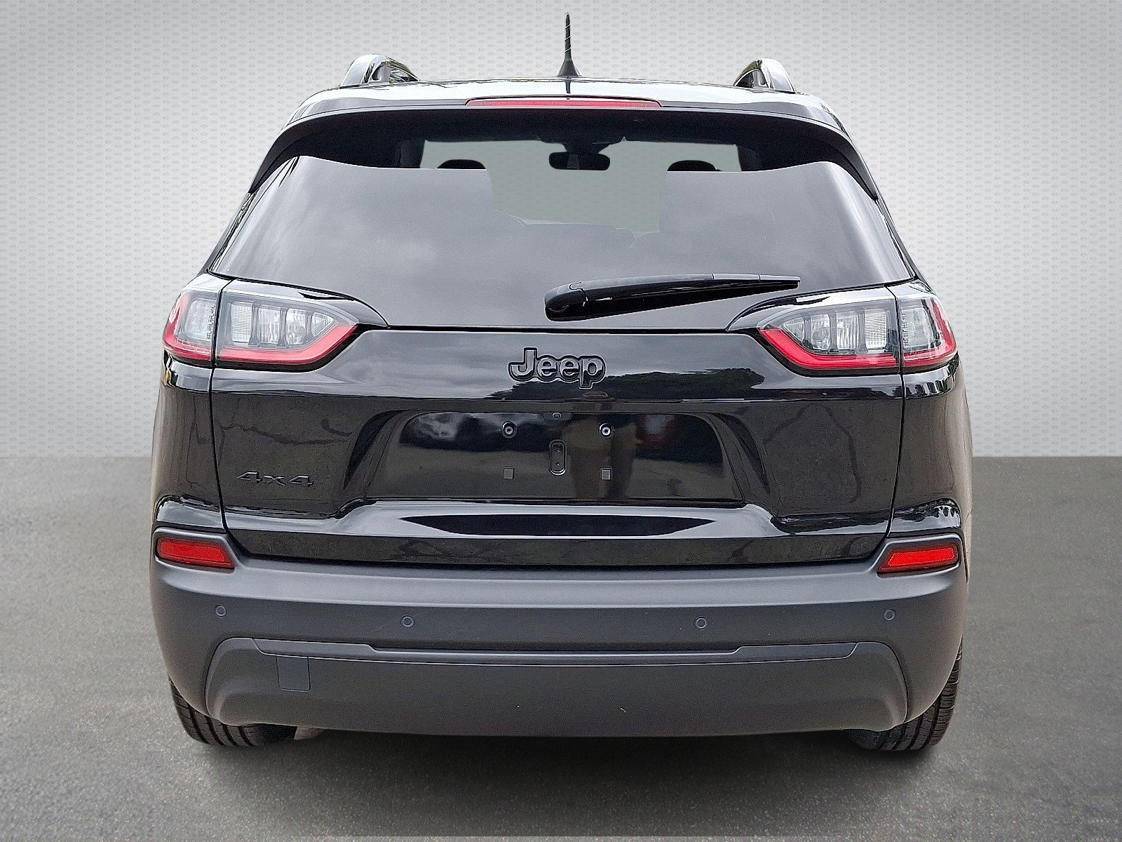 Certified 2021 Jeep Cherokee Latitude Plus AWD/4WD image 5