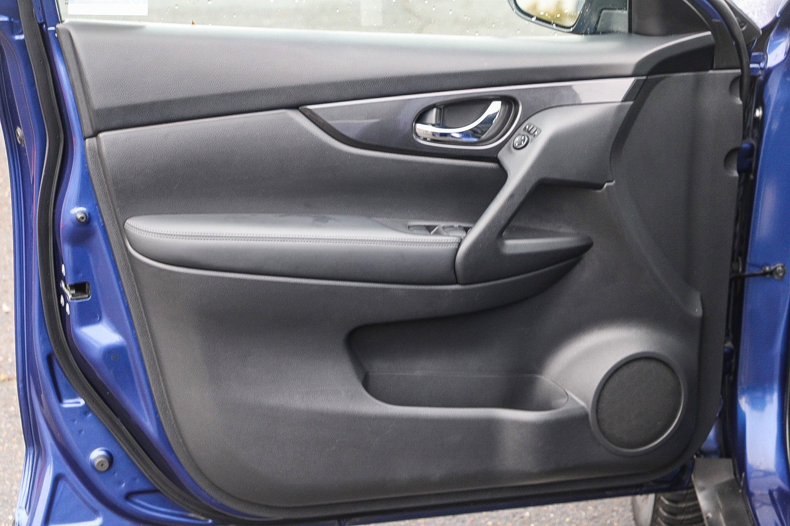 Used 2017 Nissan Rogue S image 19