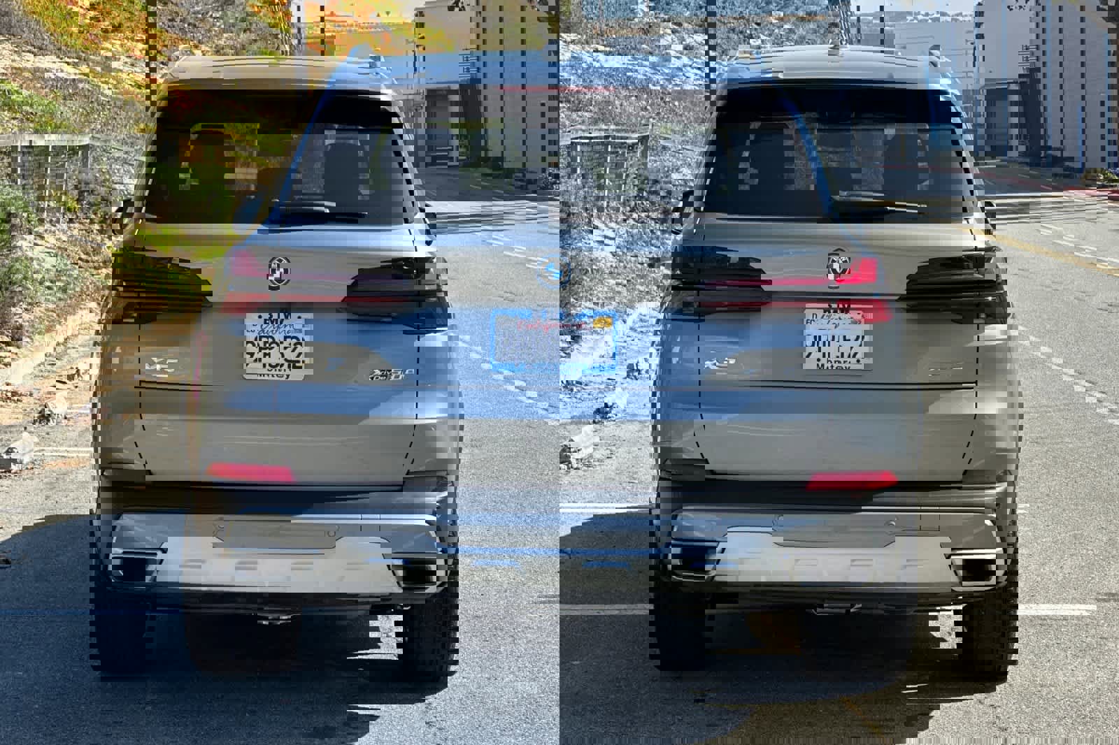 Used 2025 BMW X5 xDrive50e w/ Premium Package image 8