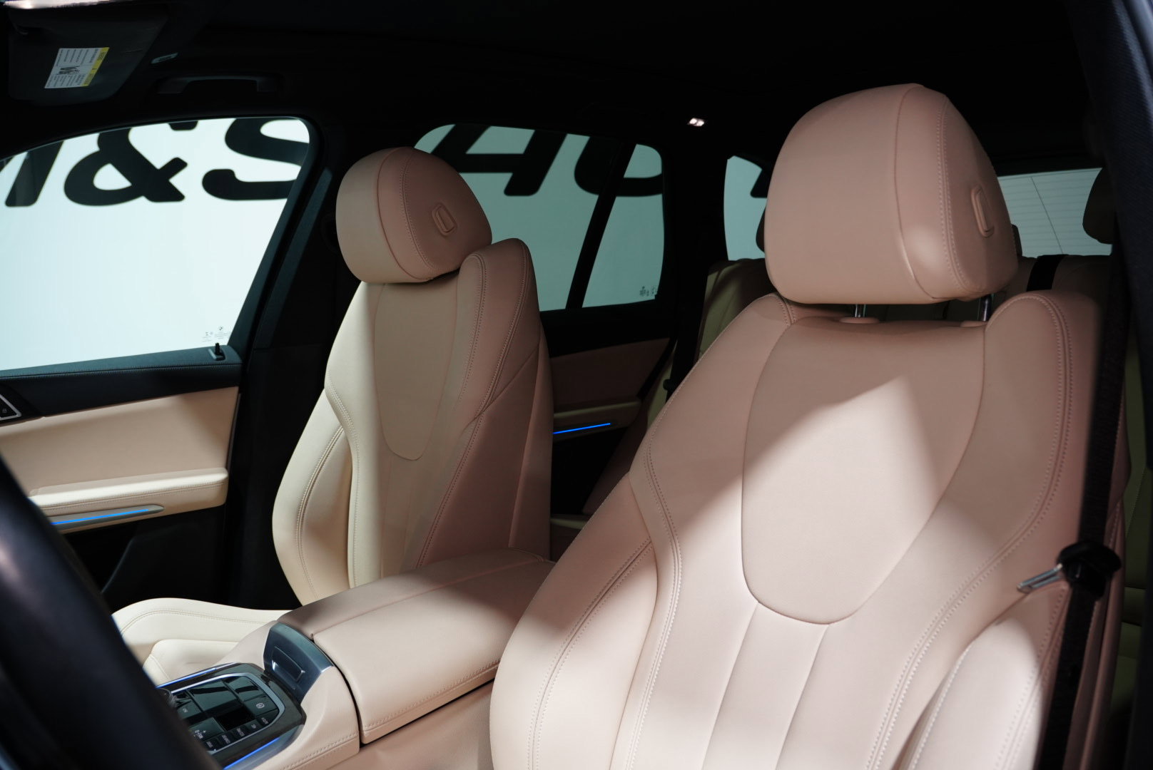 Used 2022 BMW X5 xDrive40i w/ Parking Assistance Package image 15