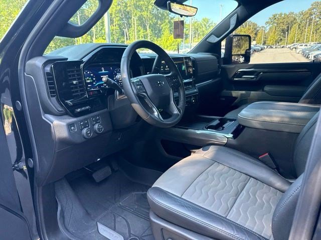 Used 2025 Chevrolet Silverado 2500 ZR2 w/ Technology Package AWD/4WD image 8