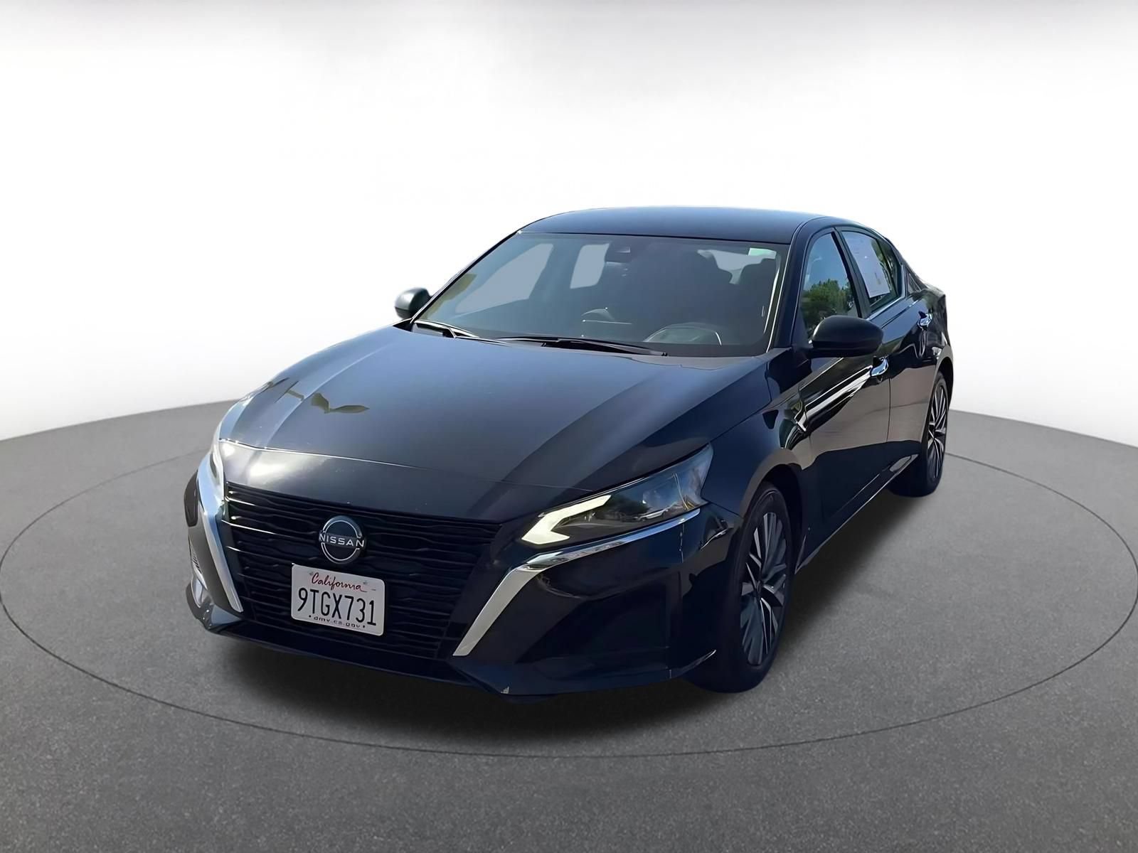 Used 2025 Nissan Altima 2.5 SV FWD image 7