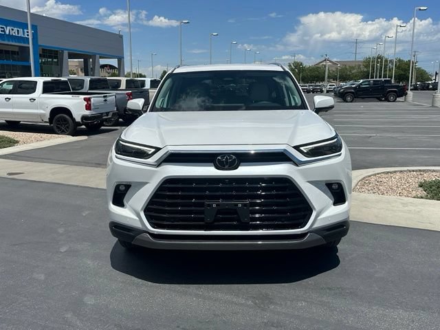 Used 2025 Toyota Grand Highlander AWD image 11