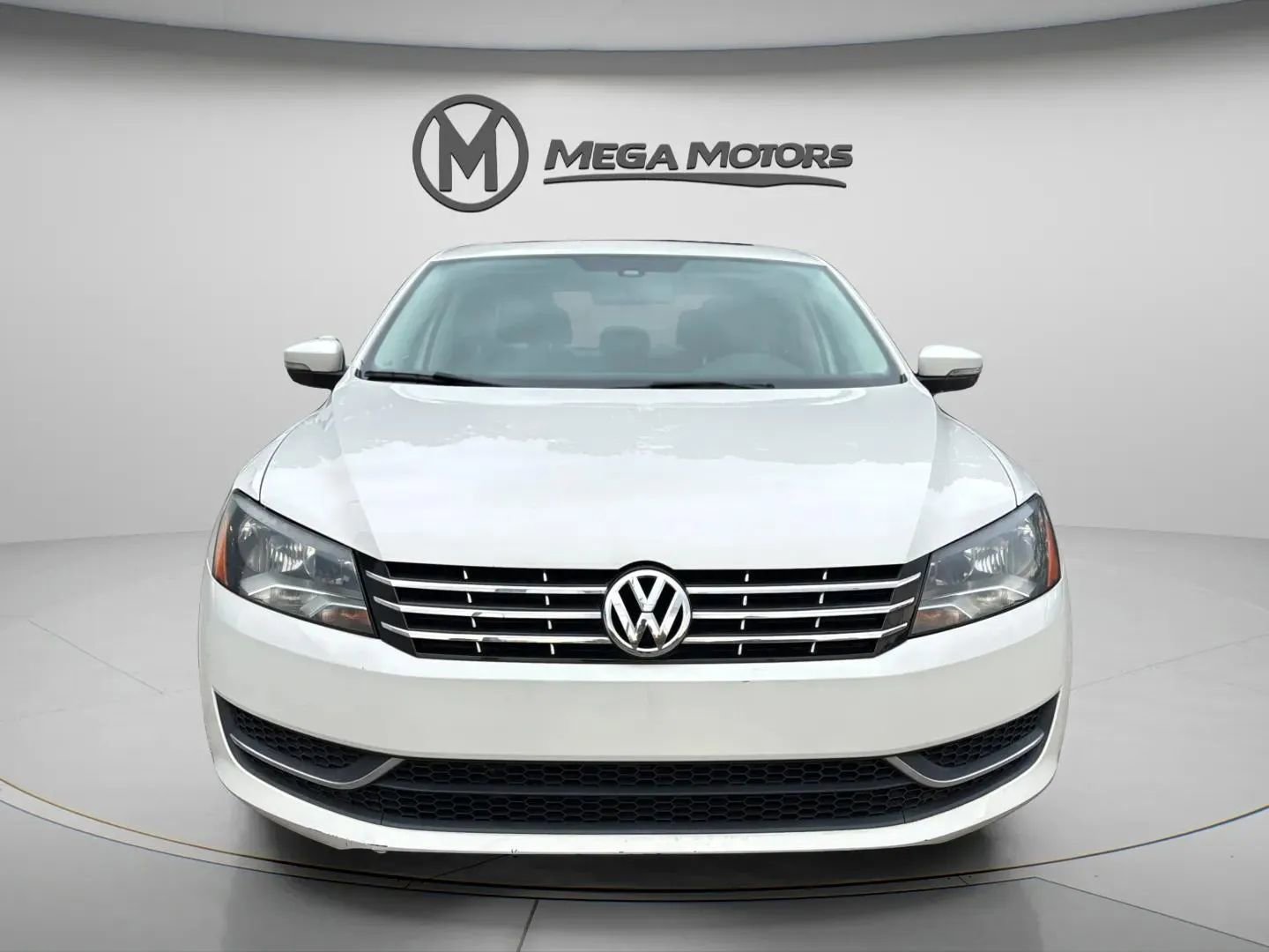 Used 2013 Volkswagen Passat TDI SE image 12