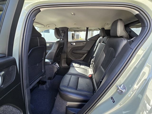 Certified 2024 Volvo XC40 B5 Core AWD/4WD image 14