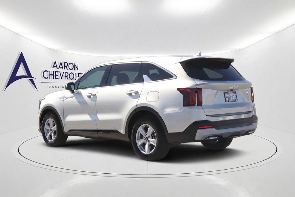 Used 2026 Kia Sorento LX FWD image 7