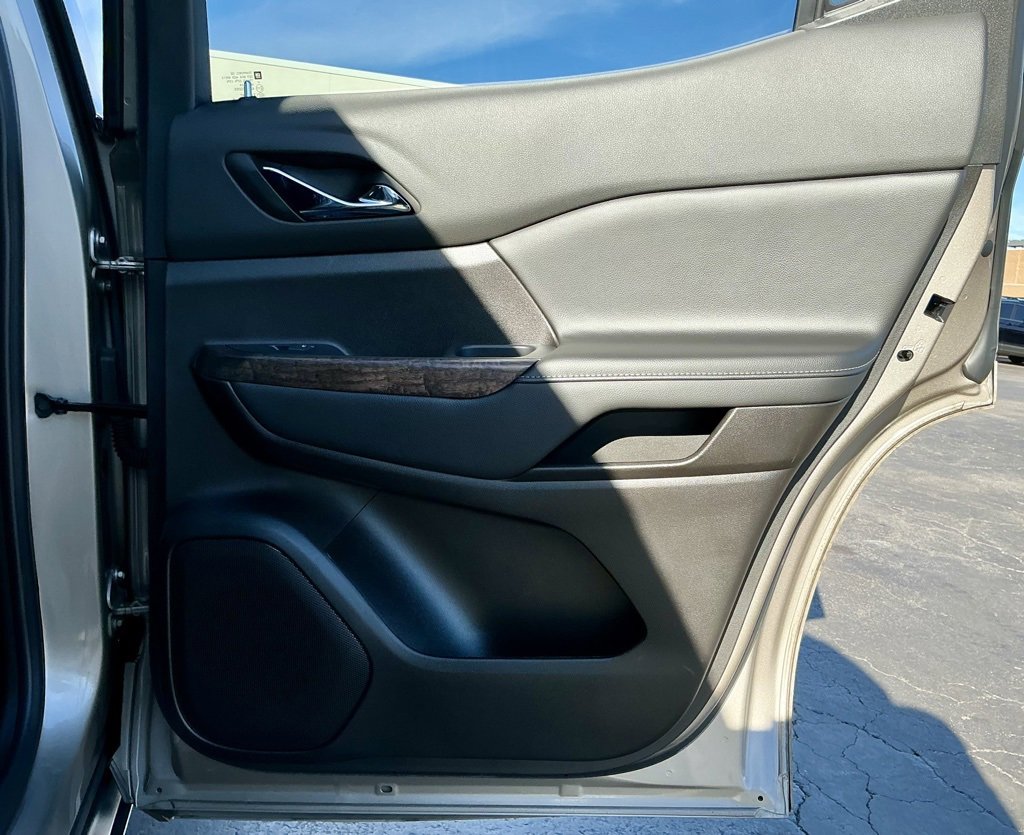 Used 2022 GMC Acadia Denali w/ Denali Ultimate Package image 25