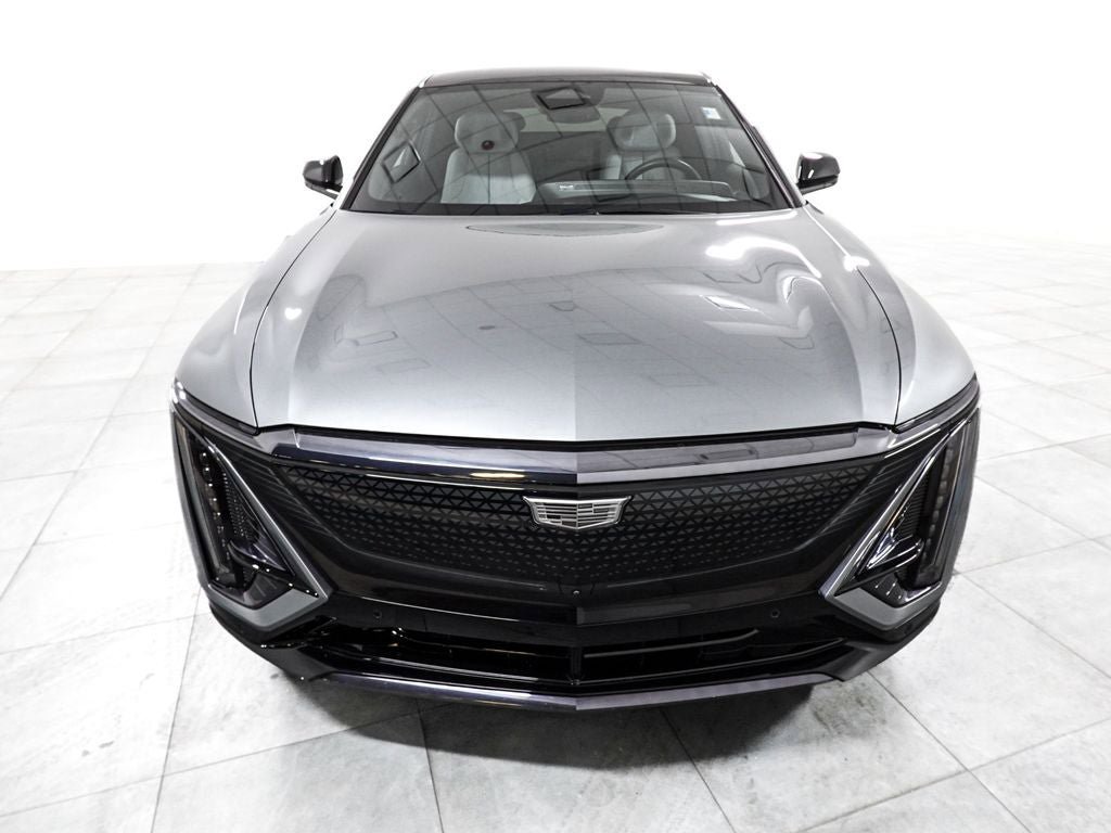 Used 2024 Cadillac Lyriq Sport AWD/4WD image 3