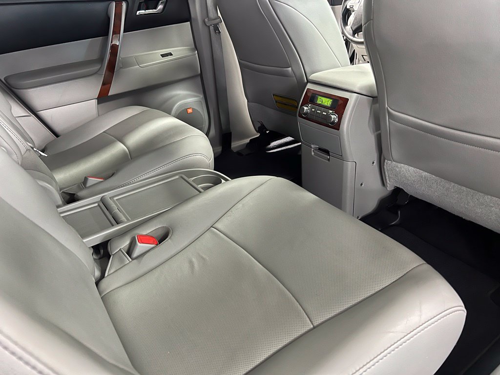 Used 2013 Toyota Highlander Limited FWD image 21