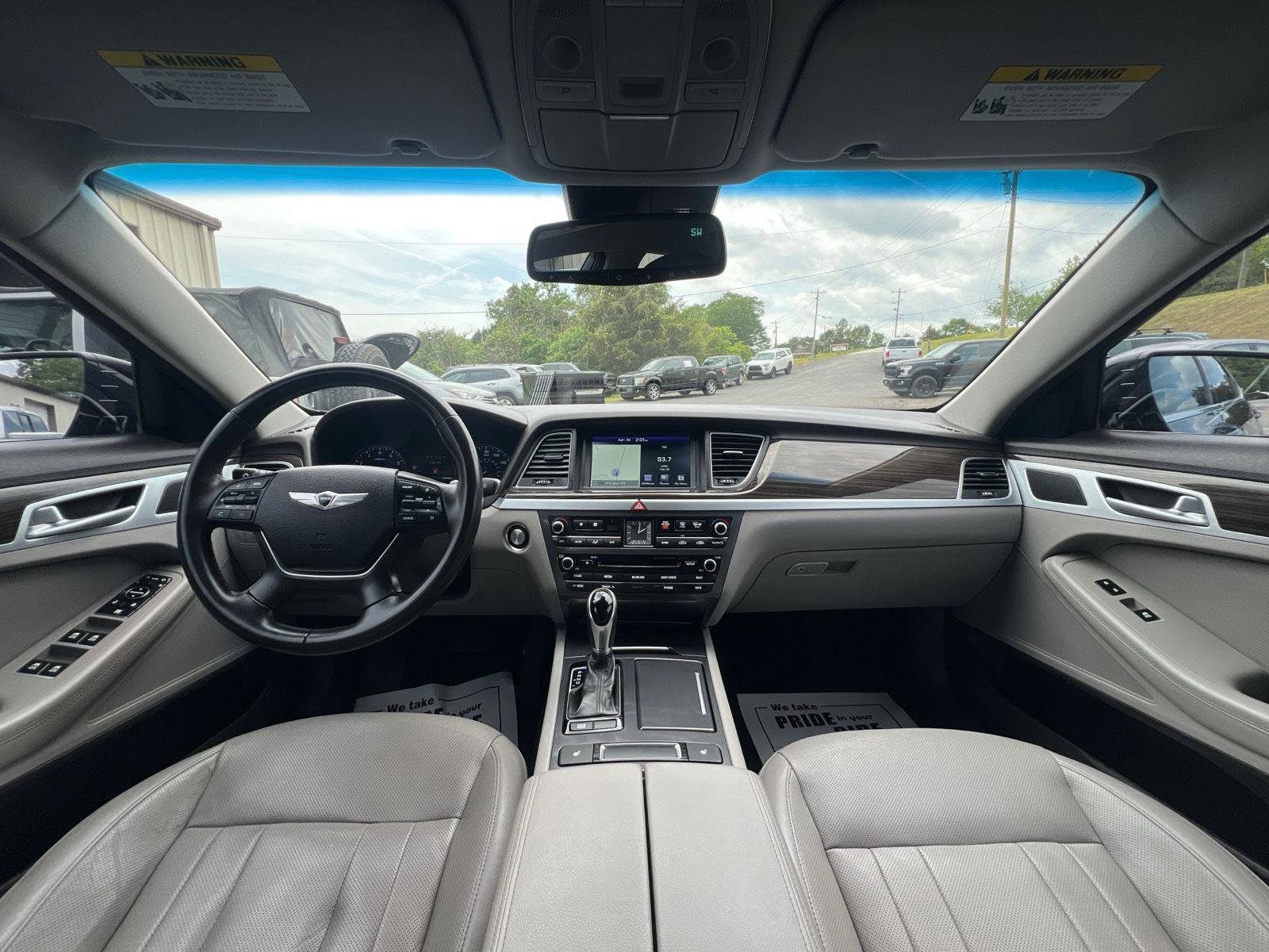 Used 2016 Hyundai Genesis 3.8 RWD image 14