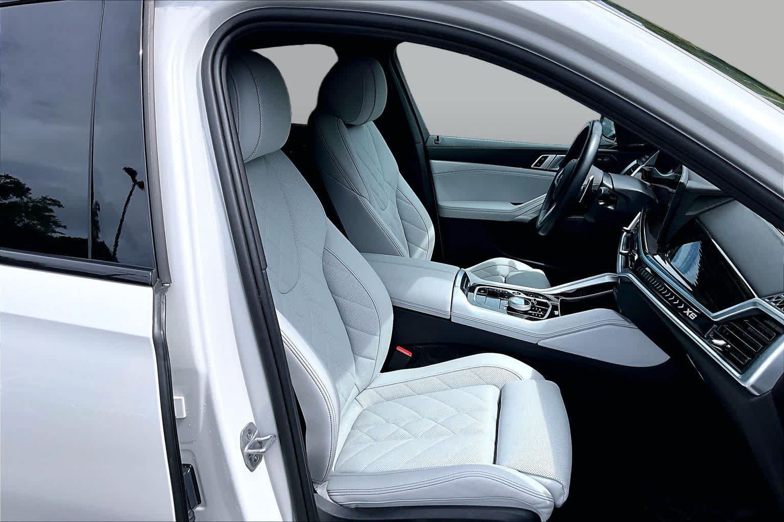 Used 2024 BMW X6 xDrive40i w/ Executive Package AWD/4WD image 9