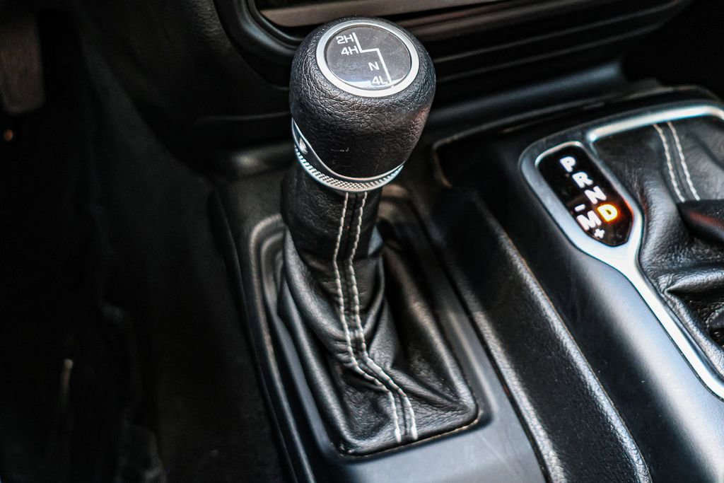 Used 2021 Jeep Wrangler Unlimited Sahara image 40