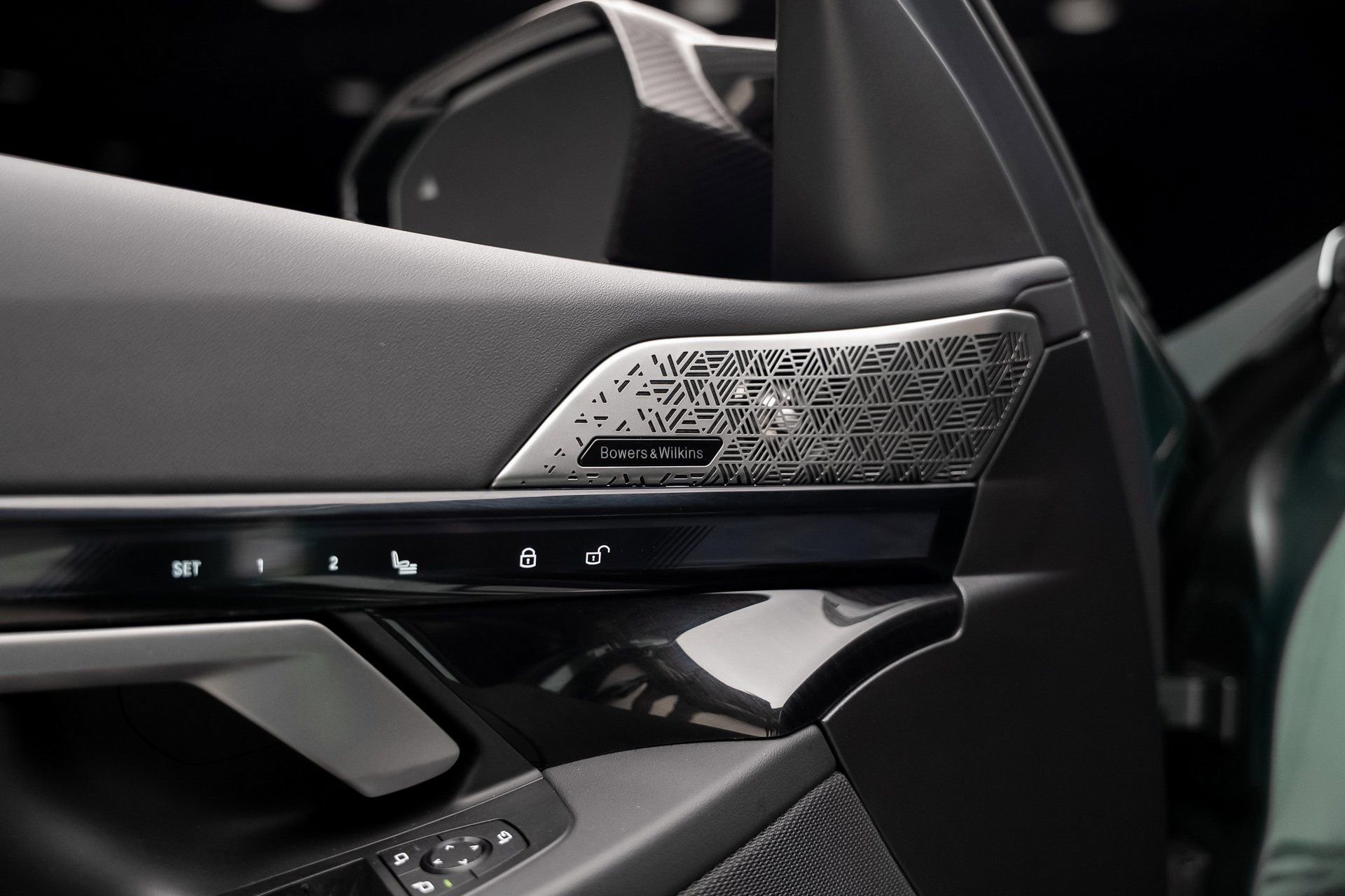 Used 2025 BMW M5 w/ Carbon Package image 59