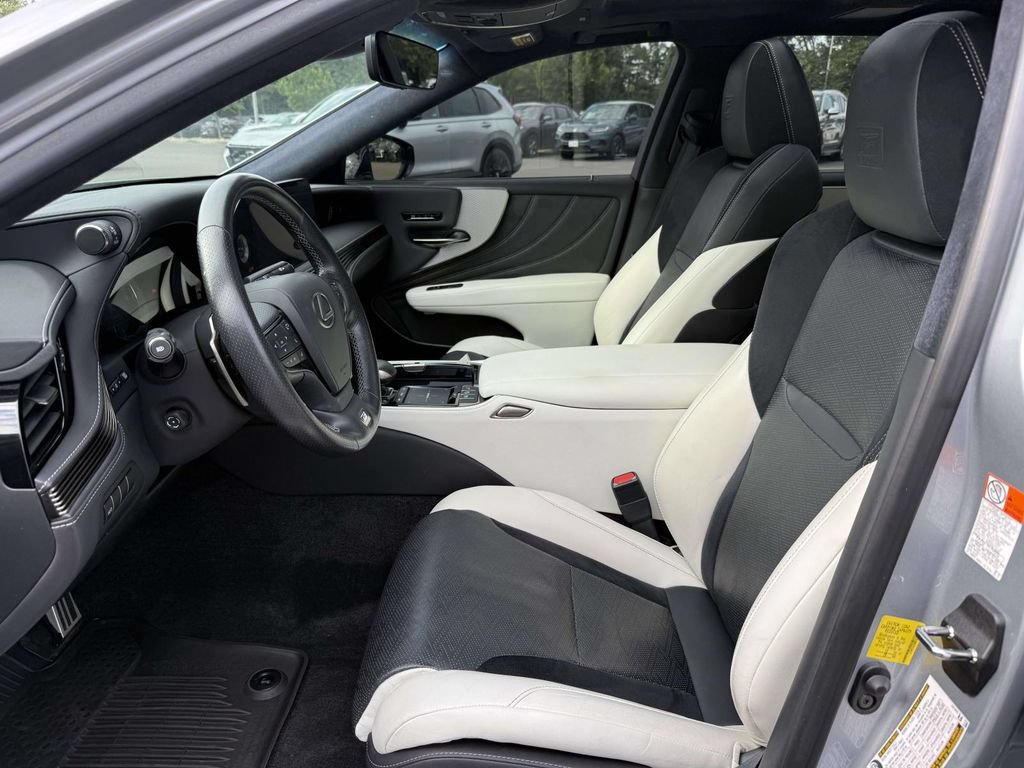 Used 2022 Lexus LS 500 F Sport w/ Accessory Package (Z2) AWD/4WD image 13