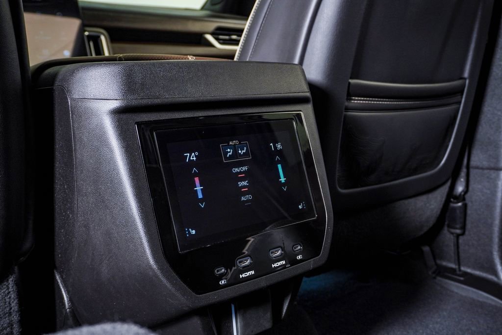 Used 2025 GMC Yukon Denali Ultimate AWD/4WD image 22