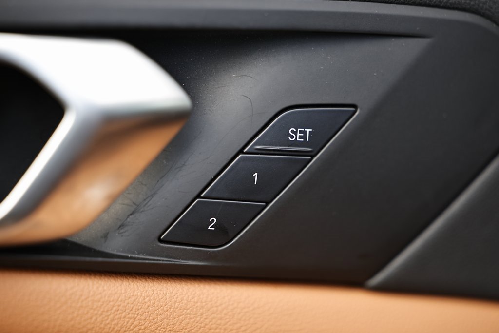 Used 2022 BMW X5 xDrive40i w/ M Sport Package image 17