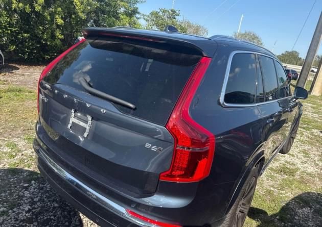 Used 2023 Volvo XC90 B6 Ultimate w/ Protection Package AWD/4WD image 2