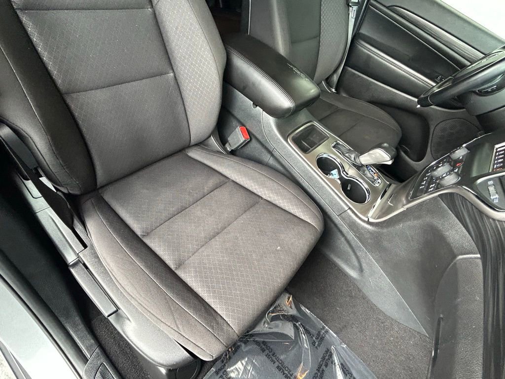 Used 2019 Jeep Grand Cherokee Laredo image 28