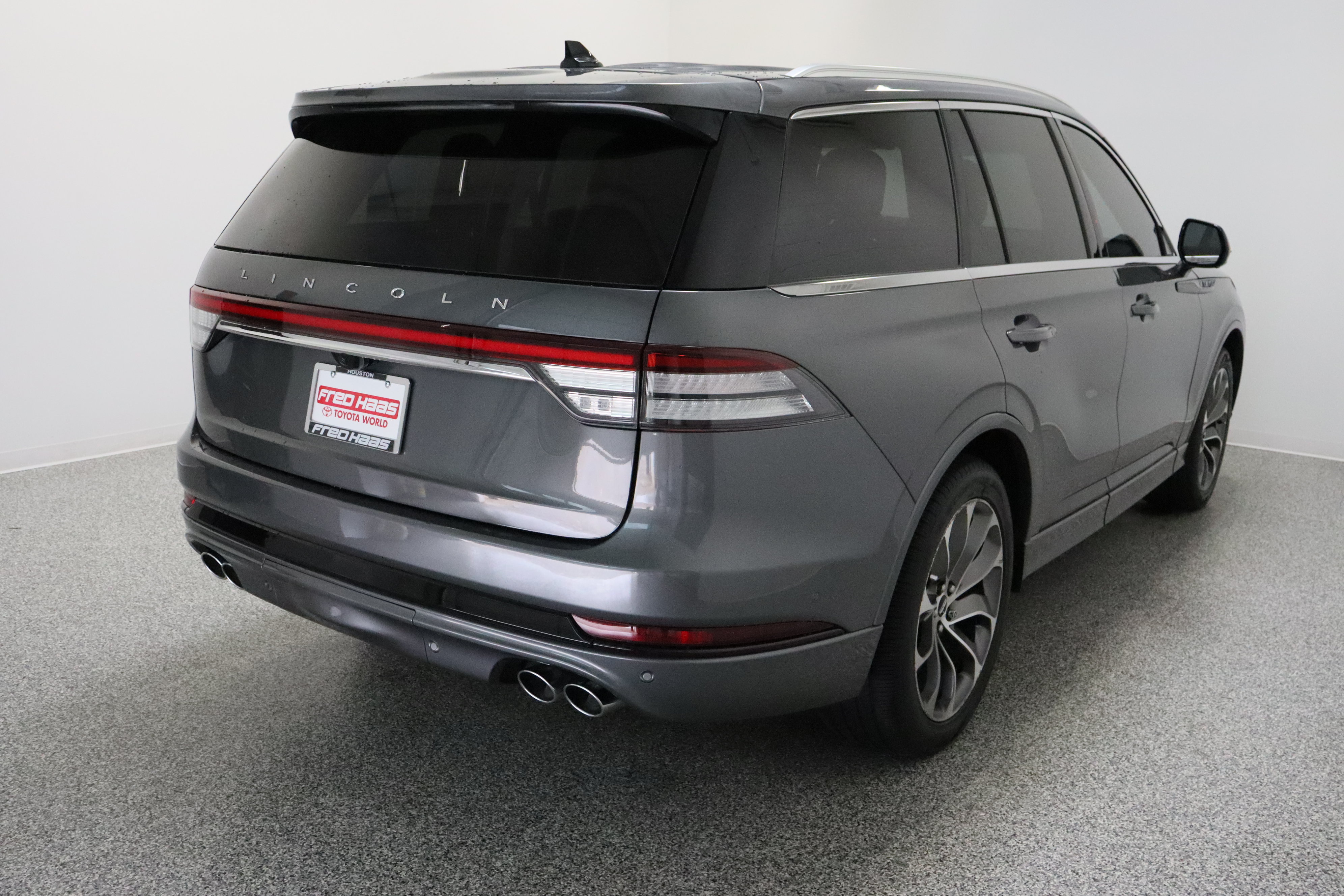 Used 2023 Lincoln Aviator Grand Touring w/ Equipment Group 301A AWD/4WD image 7