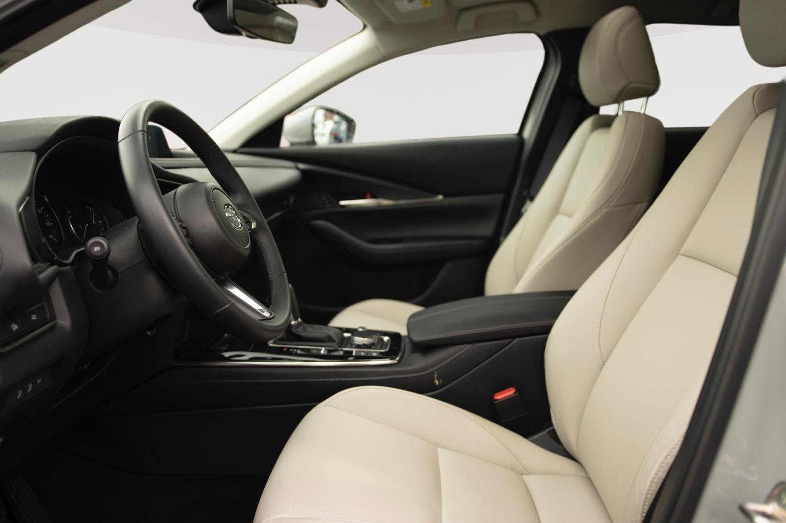 Used 2025 MAZDA CX-30 AWD 2.5 S w/ Preferred Package image 2