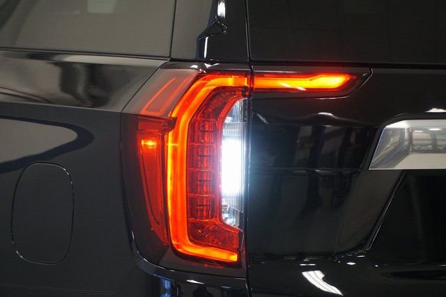 Used 2024 GMC Yukon XL Denali w/ Denali Reserve Package image 4