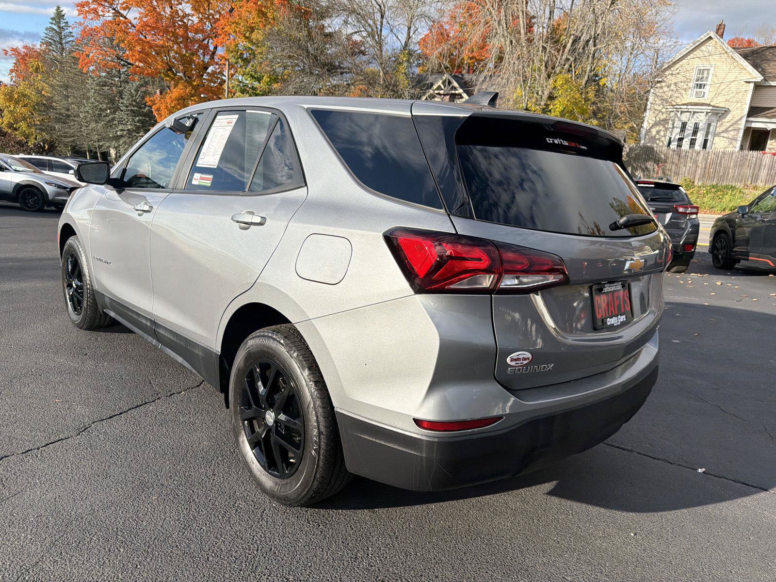 Used 2023 Chevrolet Equinox LS w/ LS Convenience Package AWD/4WD image 3