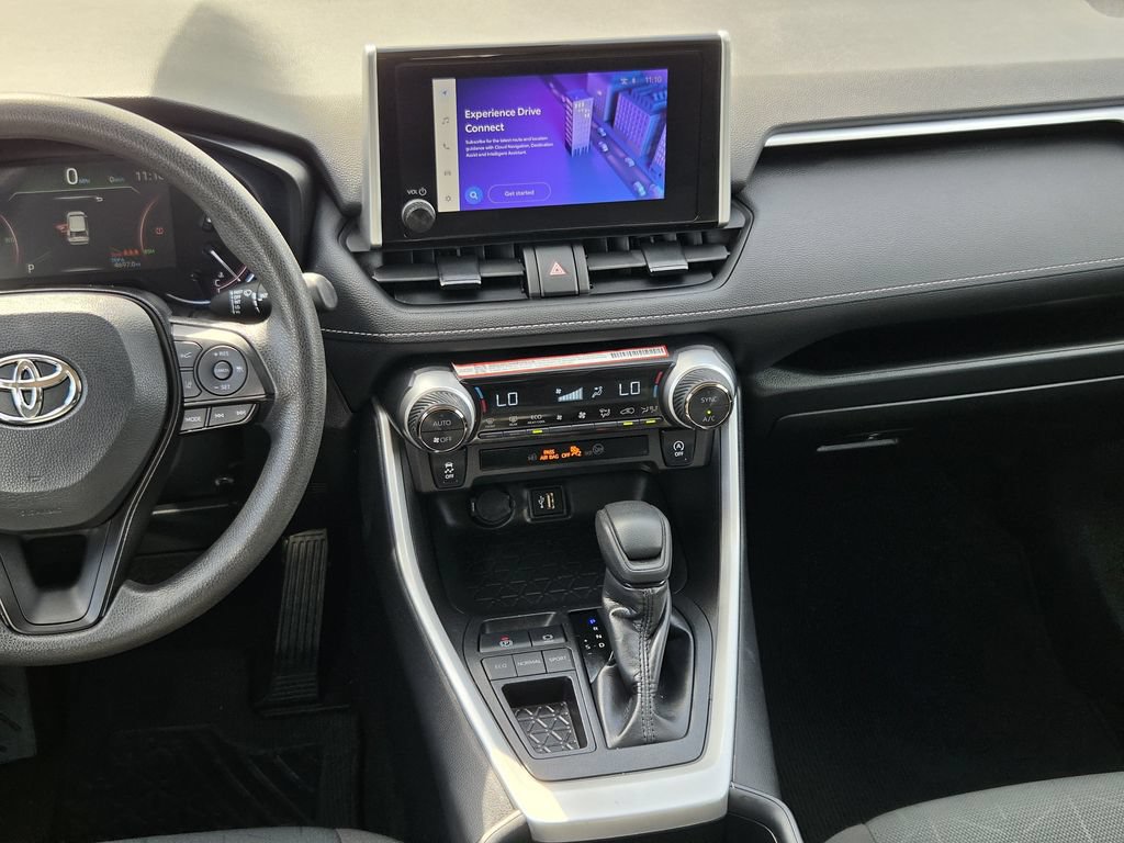 Used 2025 Toyota RAV4 XLE FWD image 17