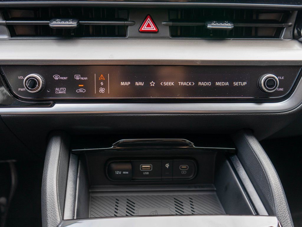 Used 2025 Kia Sportage EX image 22
