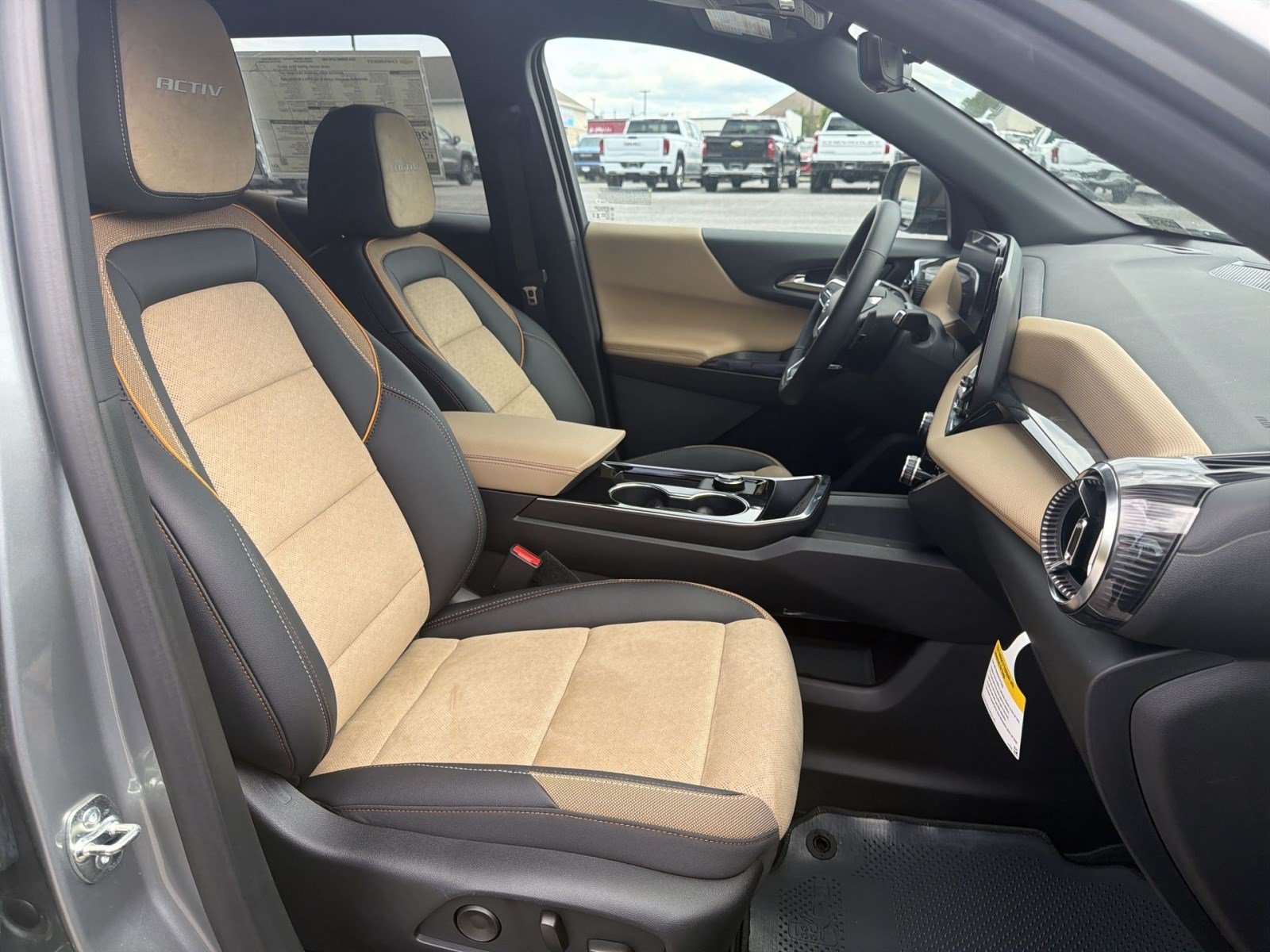 New 2026 Chevrolet Equinox ACTIV w/ Convenience Package III AWD/4WD image 20