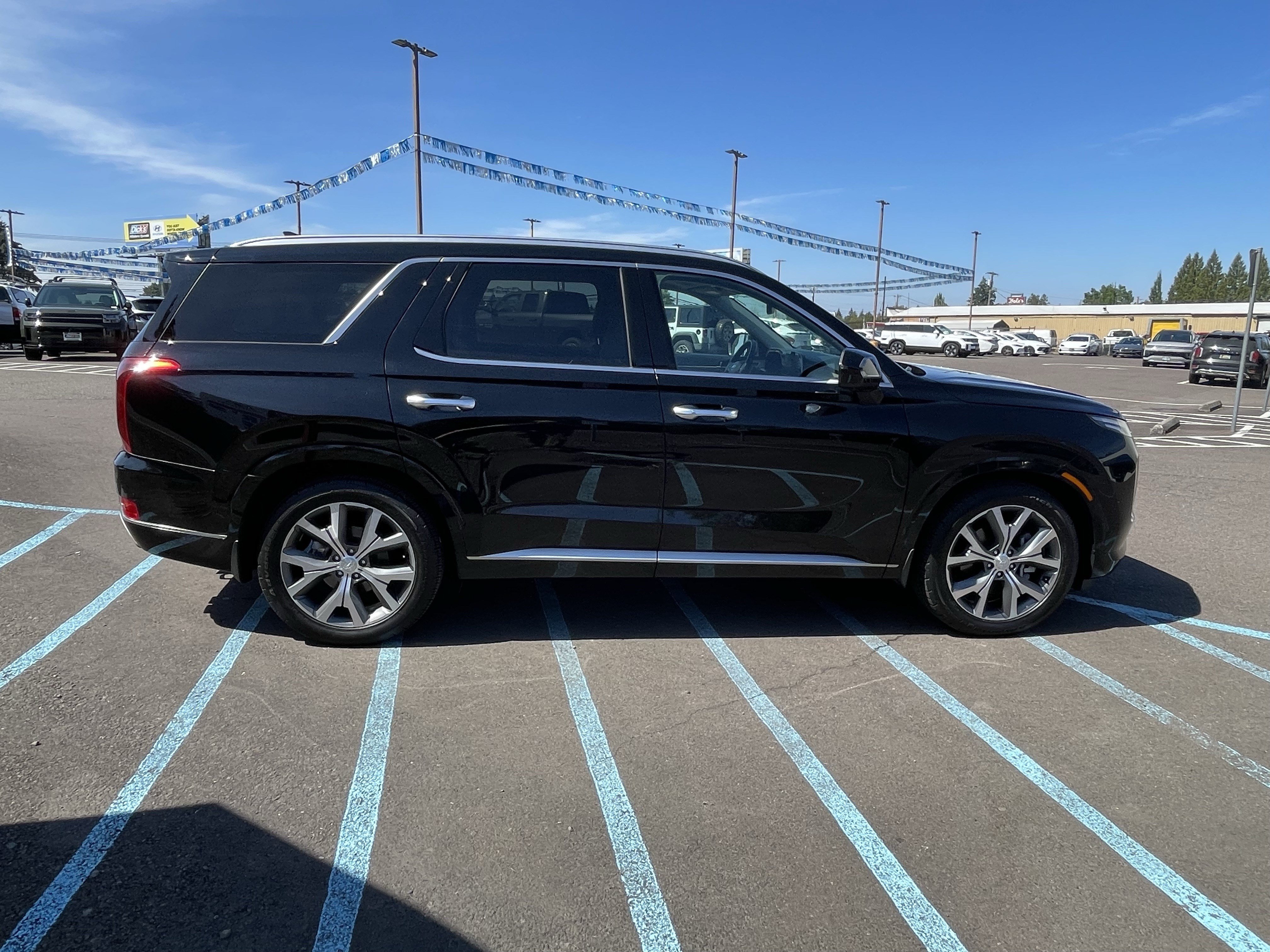 Certified 2022 Hyundai Palisade Limited w/ Winter Package AWD/4WD image 6