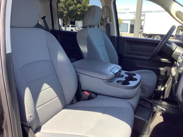 Used 2017 RAM 1500 Express RWD image 34