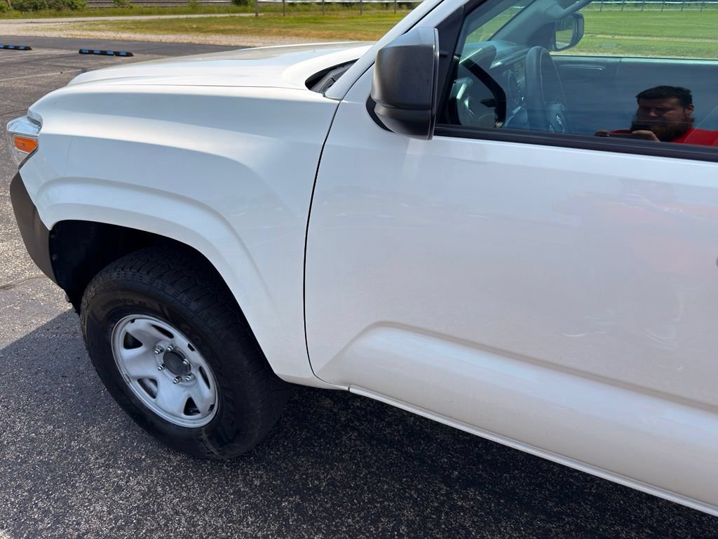 Used 2022 Toyota Tacoma SR AWD/4WD image 10