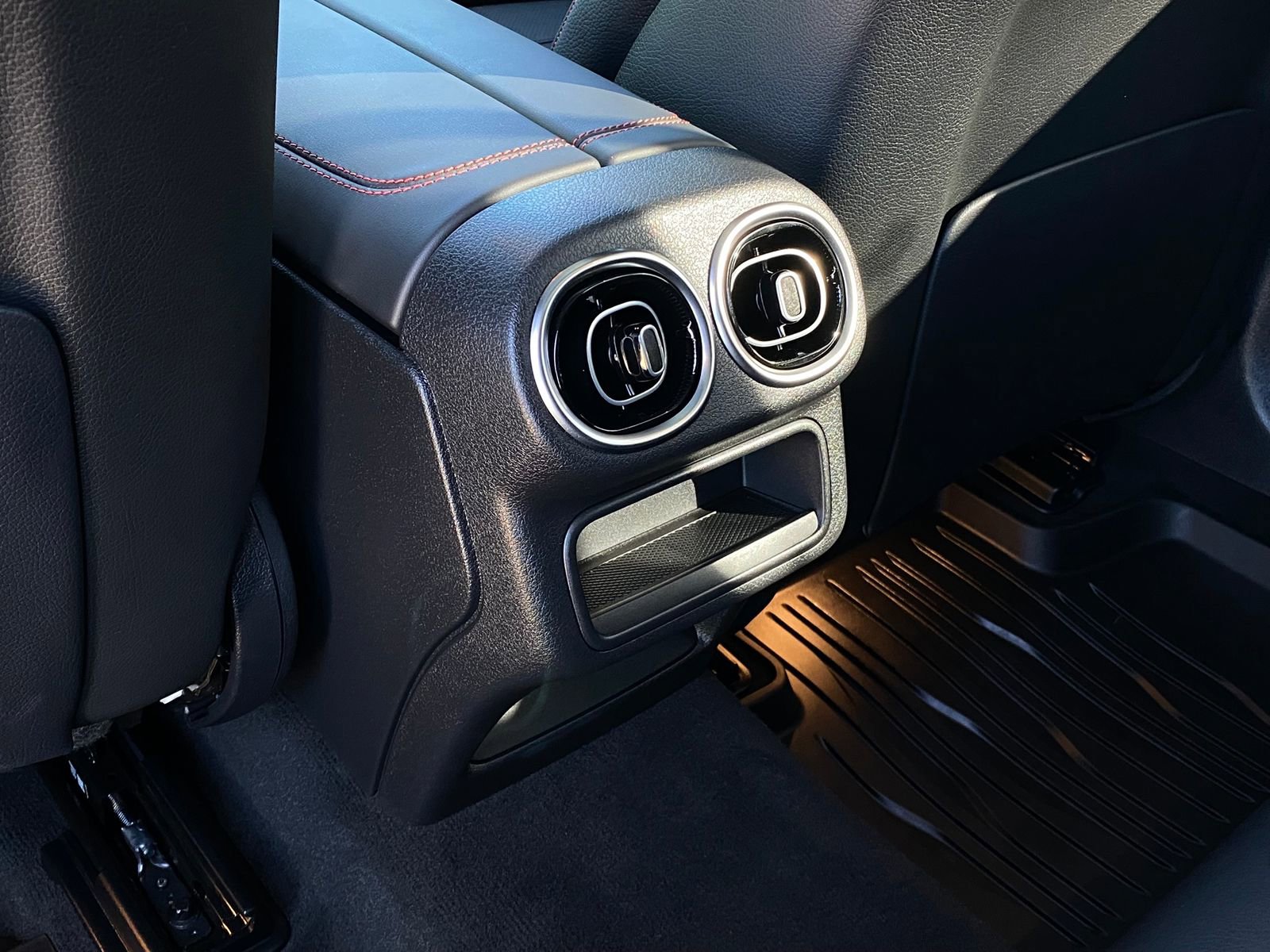 Used 2026 Mercedes-Benz GLC 43 AMG 4MATIC image 29