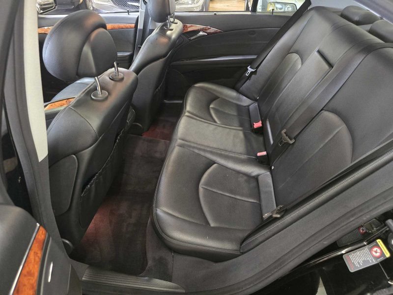 Used 2006 Mercedes-Benz E 350 4MATIC Sedan image 8
