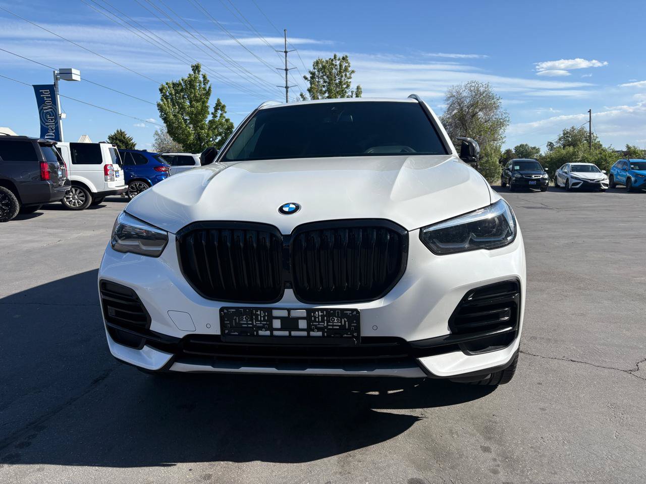 Used 2023 BMW X5 xDrive40i w/ Premium Package AWD/4WD image 2