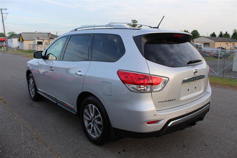 Used 2013 Nissan Pathfinder SL w/ SL Premium Pkg AWD/4WD image 5