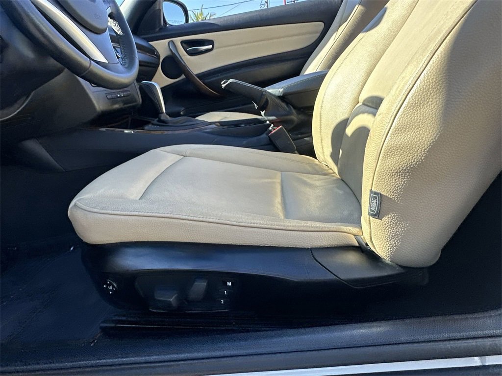 Used 2012 BMW 128i Convertible image 20